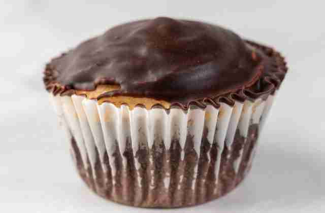 KETODELIA Keto Peanut Butter Cupcakes